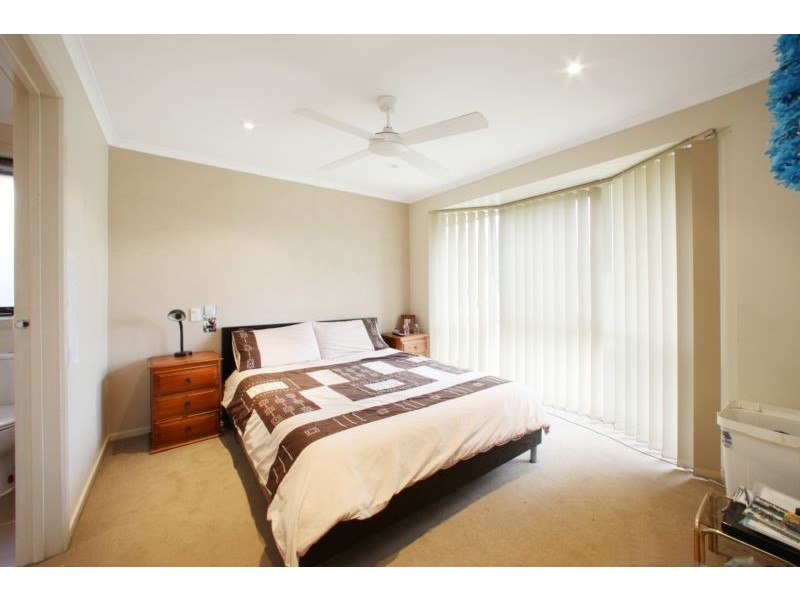 16 Sullivan Avenue, Lysterfield VIC 3156