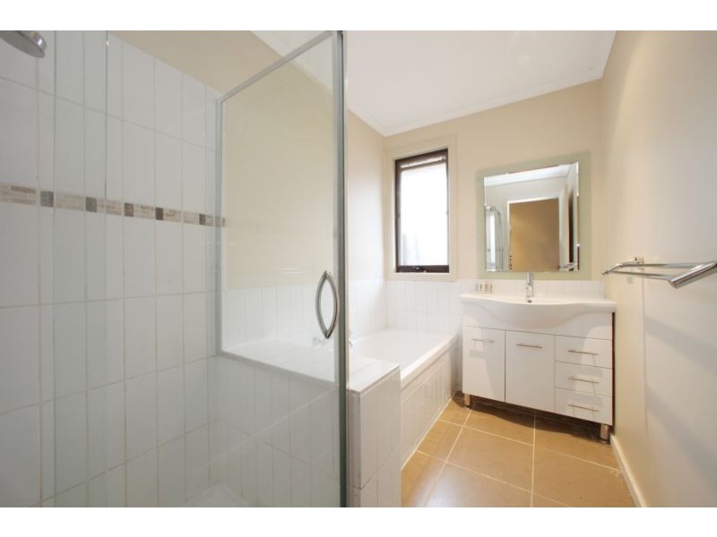 16 Sullivan Avenue, Lysterfield VIC 3156