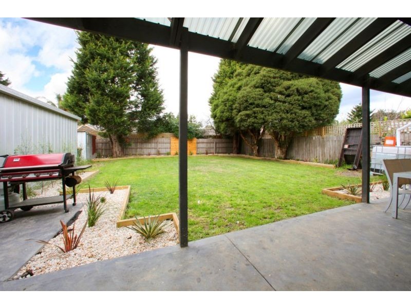 16 Sullivan Avenue, Lysterfield VIC 3156