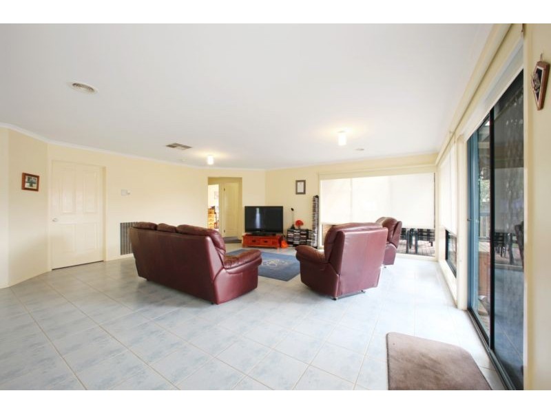 30 Kellbourne Drive, Rowville VIC 3178