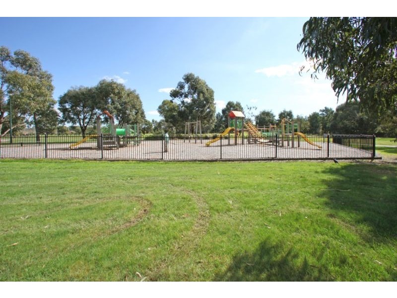8 Lancom Rise, Rowville VIC 3178