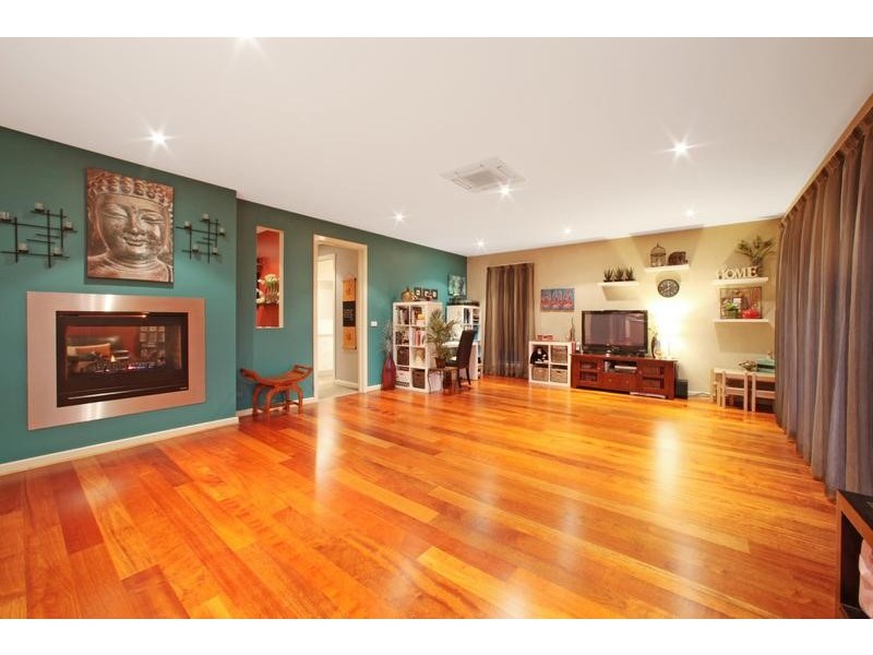 50 Paringa Drive, Ferntree Gully VIC 3156