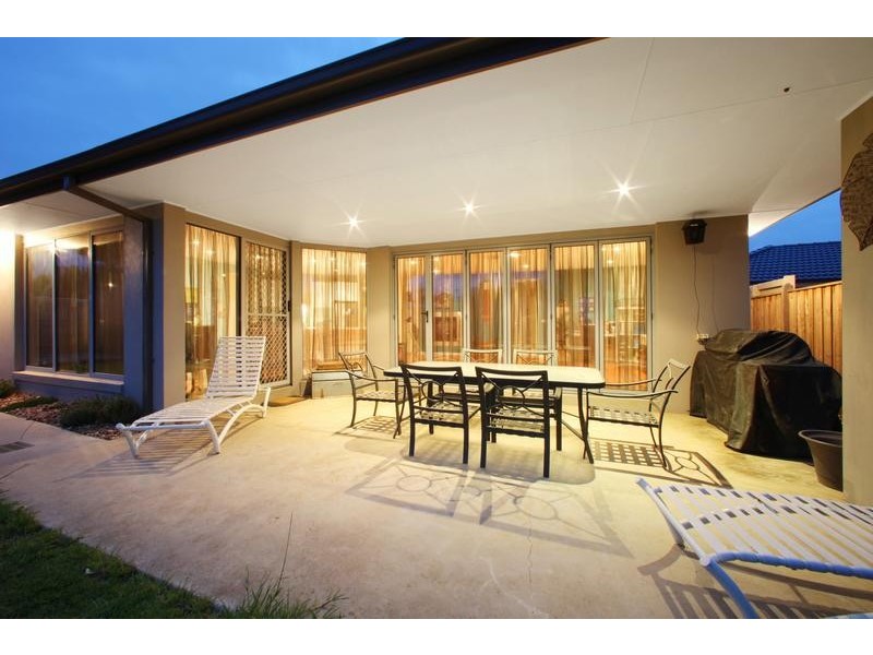 50 Paringa Drive, Ferntree Gully VIC 3156