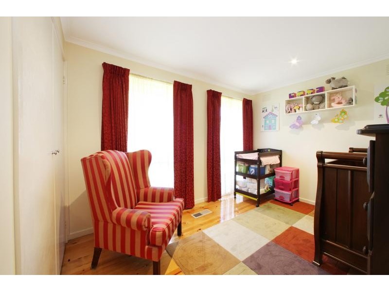 8 Celestial Court, Rowville VIC 3178