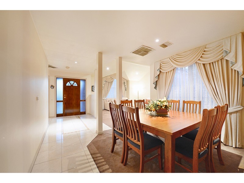 445 Dandelion Drive, Rowville VIC 3178