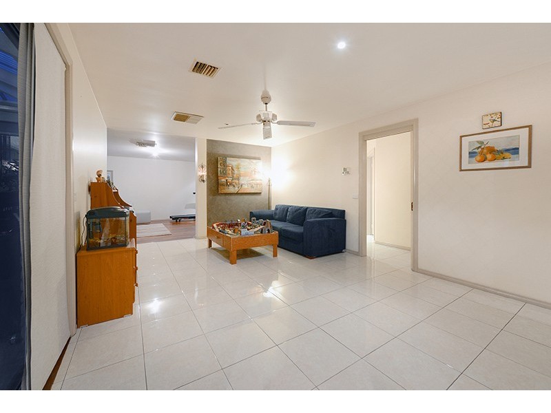 445 Dandelion Drive, Rowville VIC 3178