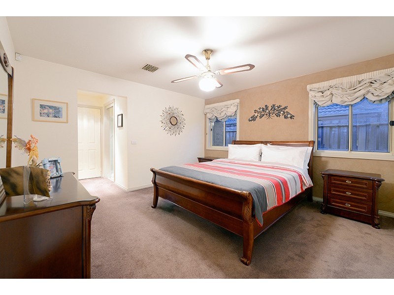 445 Dandelion Drive, Rowville VIC 3178