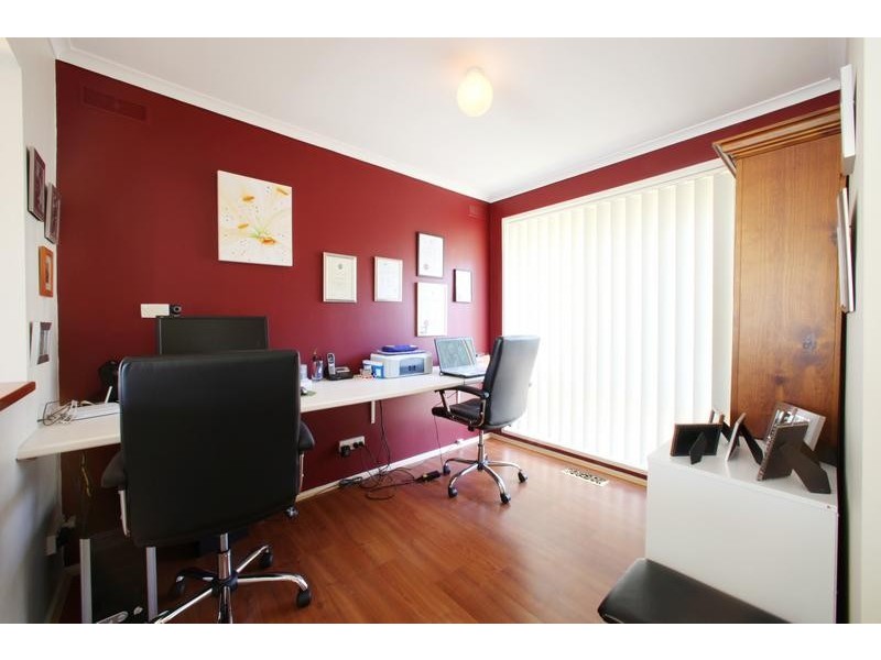 1 Winwood Drive, Ferntree Gully VIC 3156