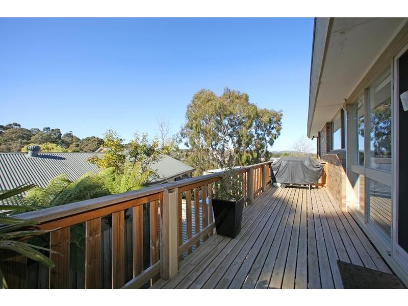 1 Winwood Drive, Ferntree Gully VIC 3156