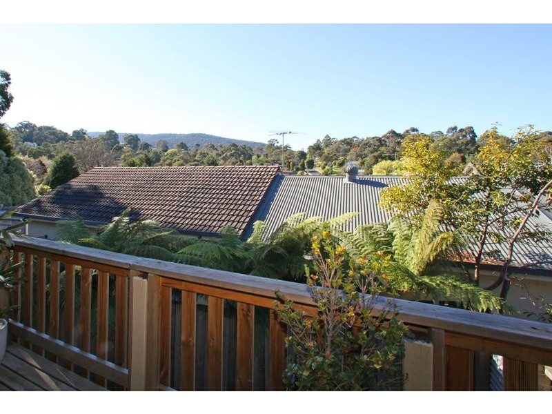 1 Winwood Drive, Ferntree Gully VIC 3156