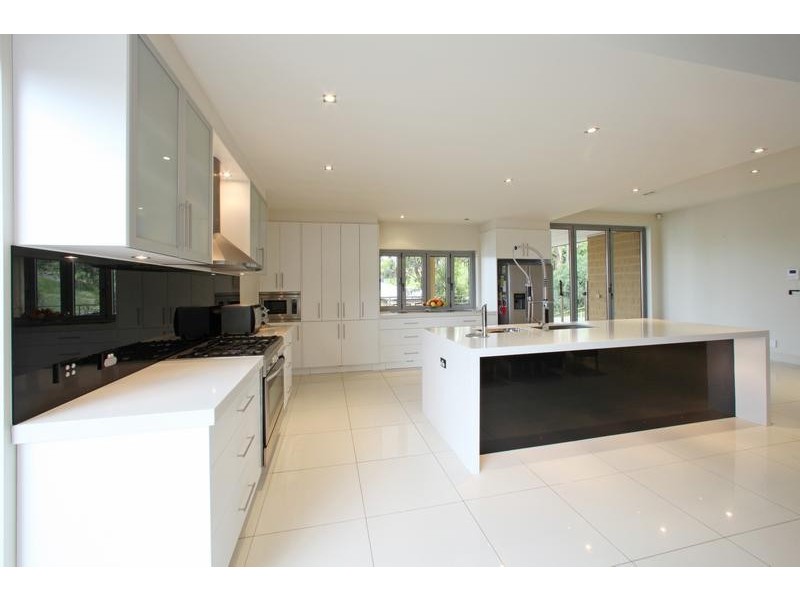 4 Hayes Court, Lysterfield VIC 3156