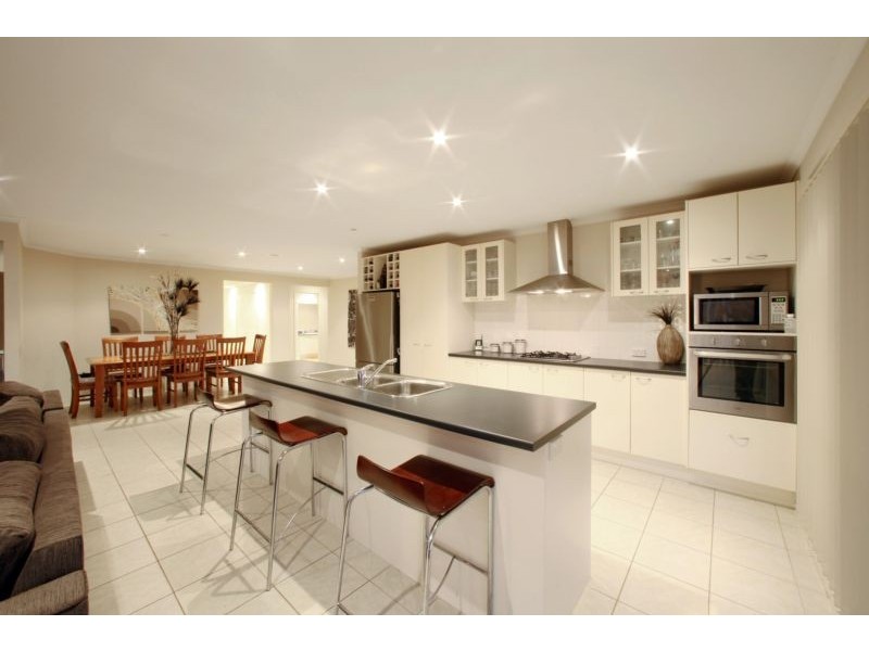 21 Banyalla Place, Rowville VIC 3178