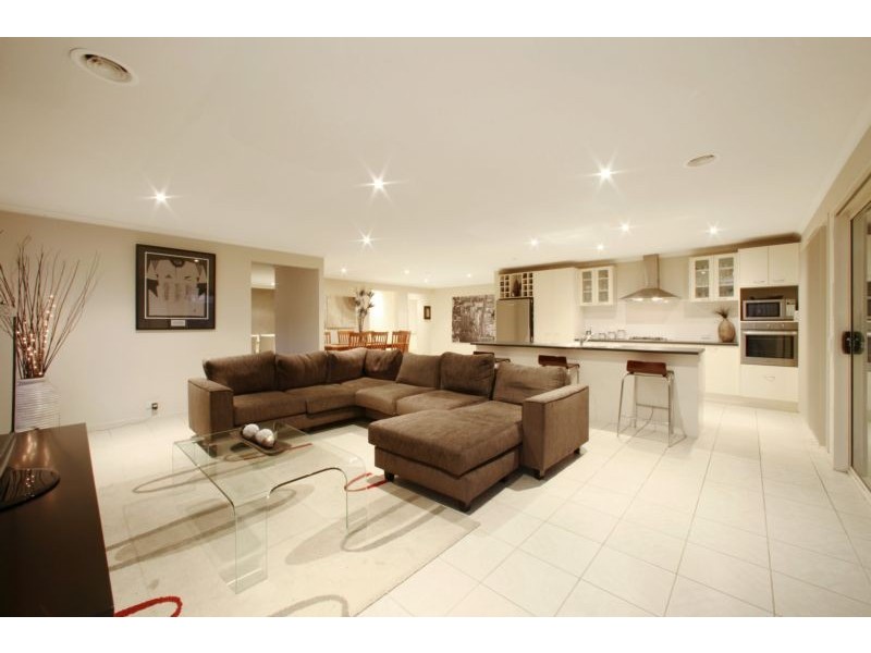 21 Banyalla Place, Rowville VIC 3178