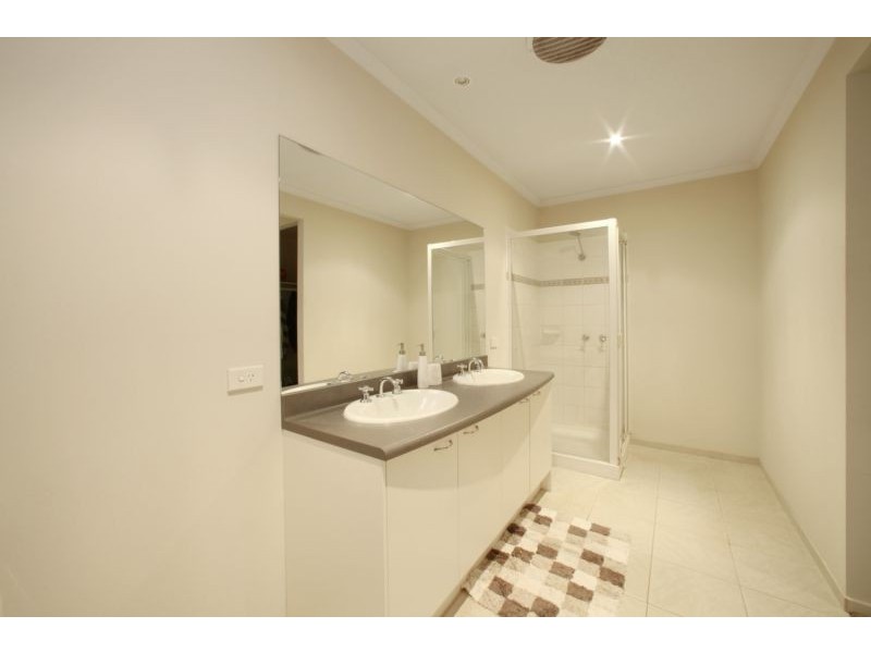 21 Banyalla Place, Rowville VIC 3178