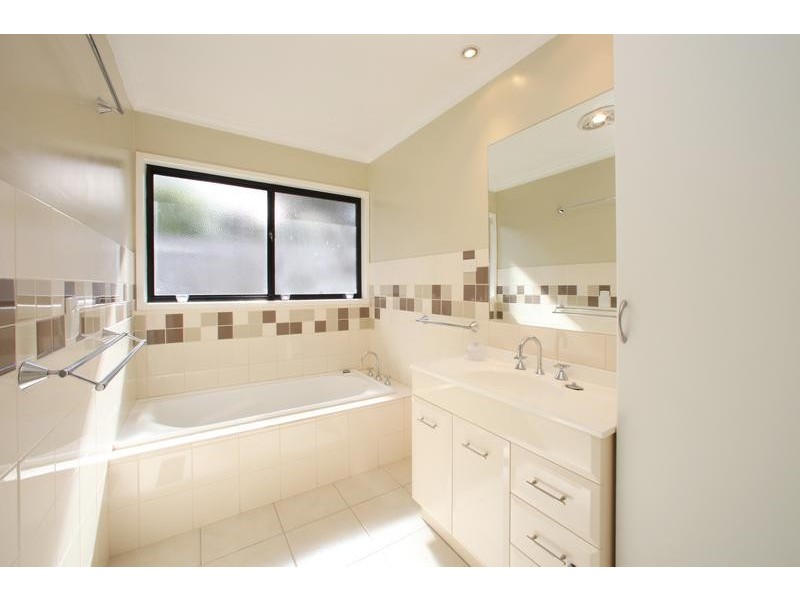 2 Carrara Road, Rowville VIC 3178