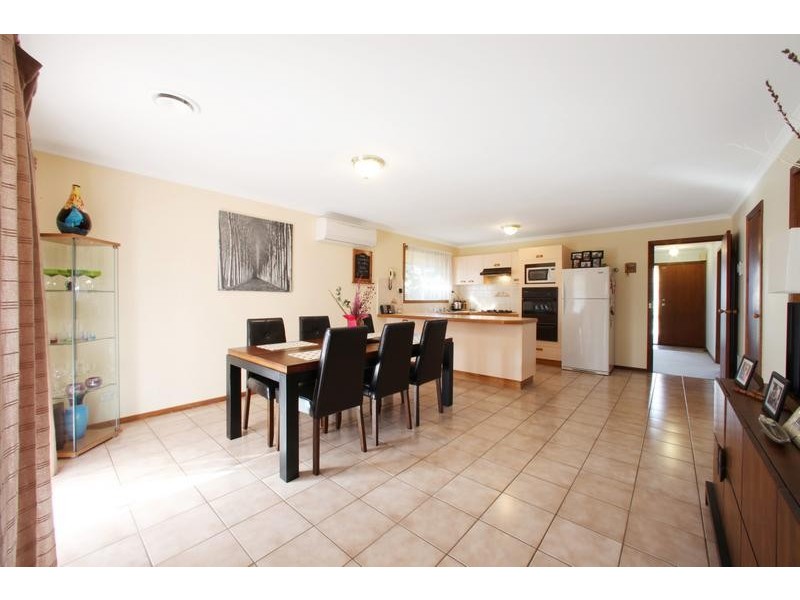8 Maitland Close, Rowville VIC 3178