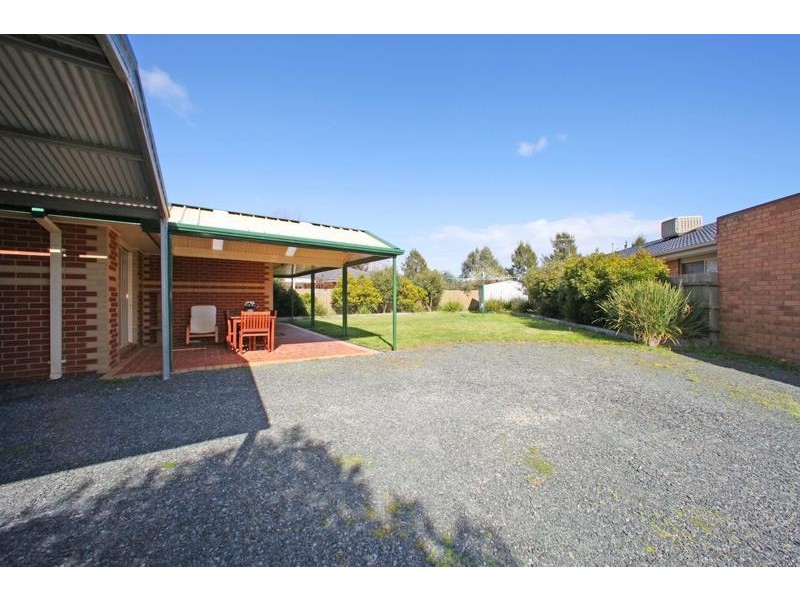8 Maitland Close, Rowville VIC 3178