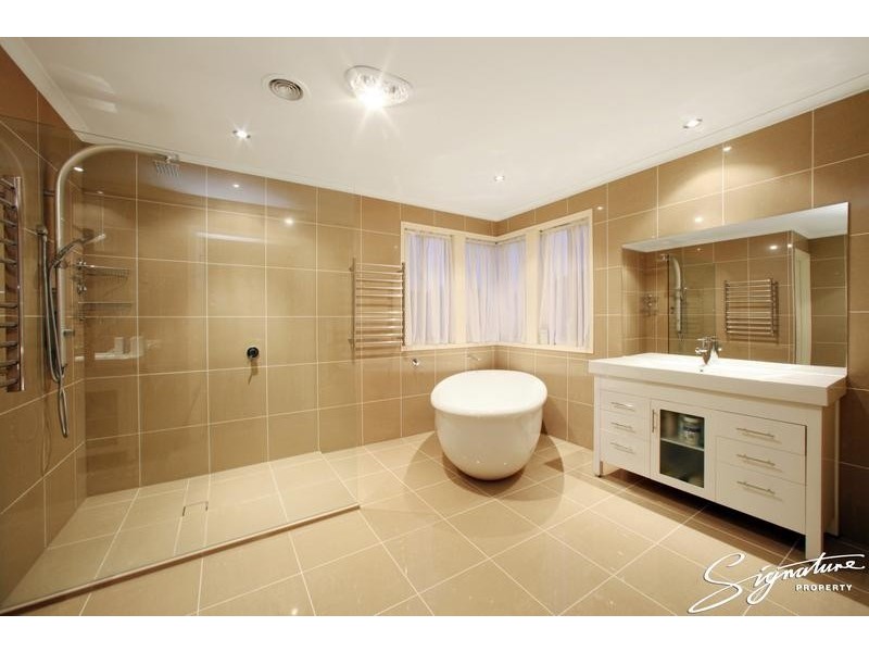 16 Pineview Court, Lysterfield VIC 3156