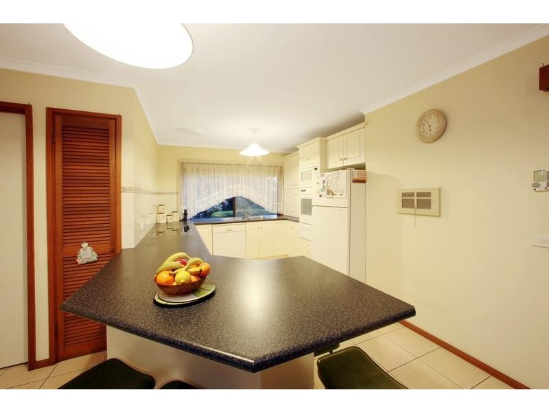 16 Renown Street, Ferntree Gully VIC 3156