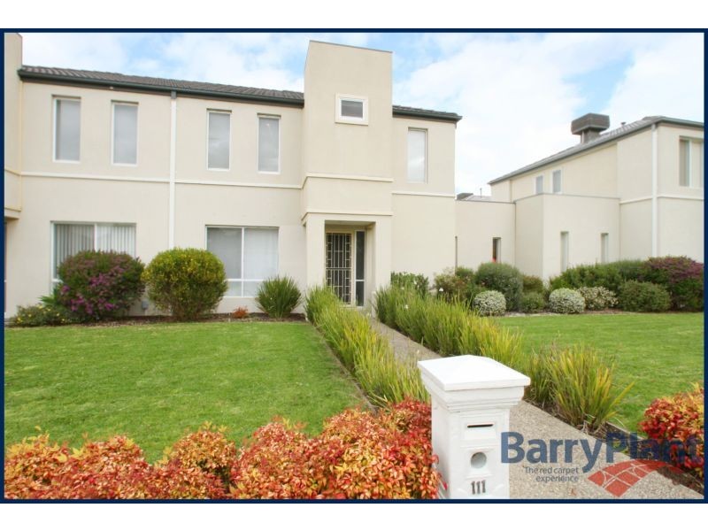 111 Sovereign Manors Crescent, Rowville VIC 3178