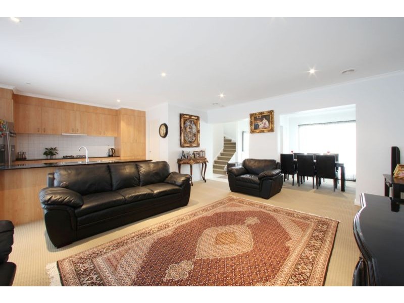 111 Sovereign Manors Crescent, Rowville VIC 3178