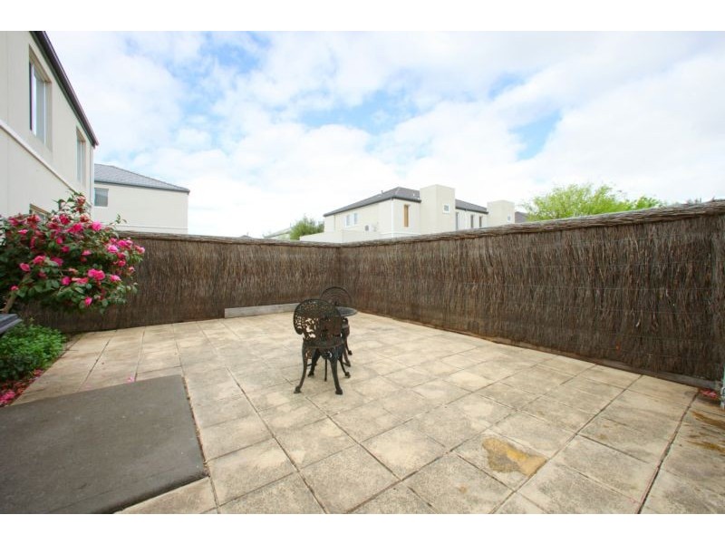 111 Sovereign Manors Crescent, Rowville VIC 3178