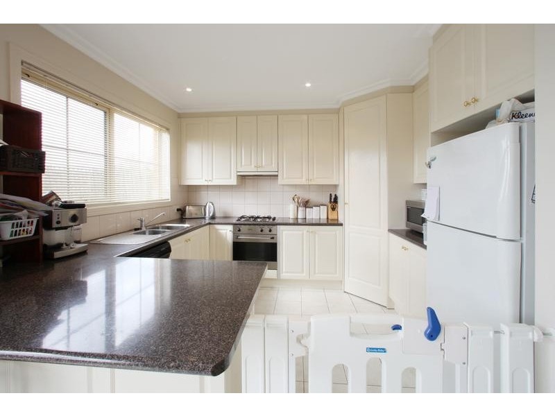 2/20 Jackie Close, Rowville VIC 3178