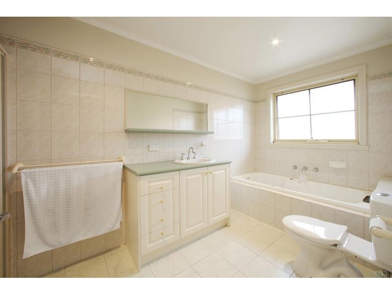 2/20 Jackie Close, Rowville VIC 3178