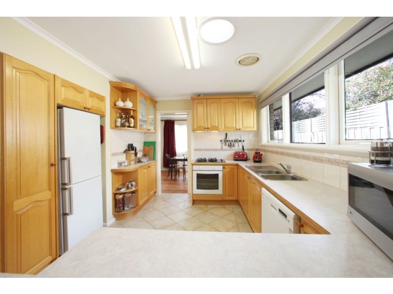 44 Foster Crescent, Knoxfield VIC 3180