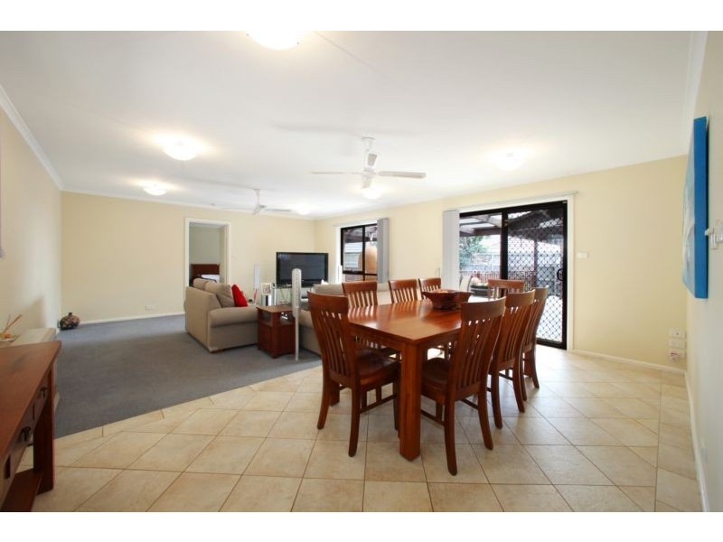 44 Foster Crescent, Knoxfield VIC 3180