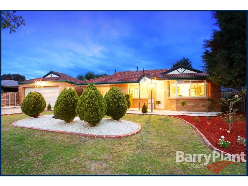 8 Christian Court, Rowville VIC 3178