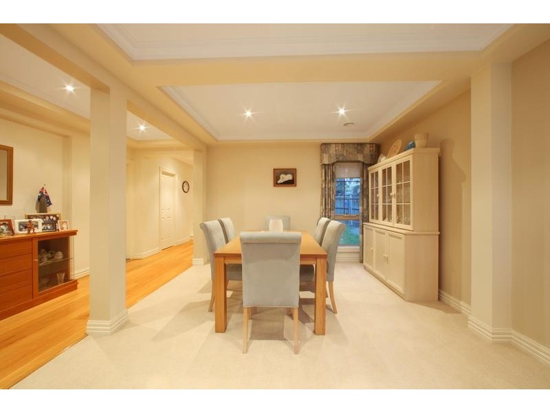 26 Sovereign Crest Boulevard, Rowville VIC 3178