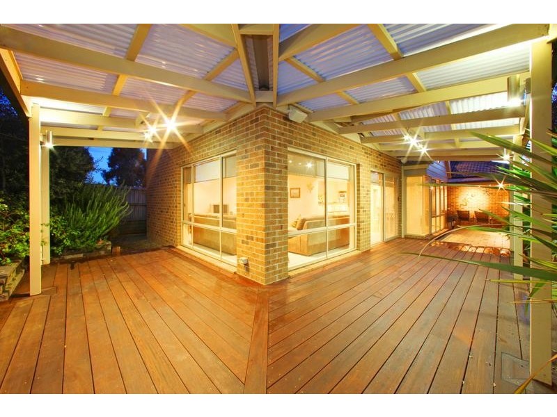 26 Sovereign Crest Boulevard, Rowville VIC 3178
