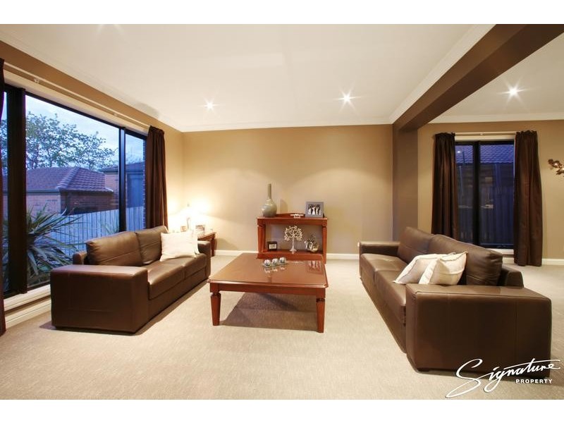 18 Finsbury Close, Rowville VIC 3178