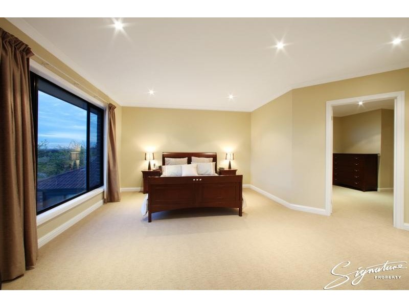 18 Finsbury Close, Rowville VIC 3178