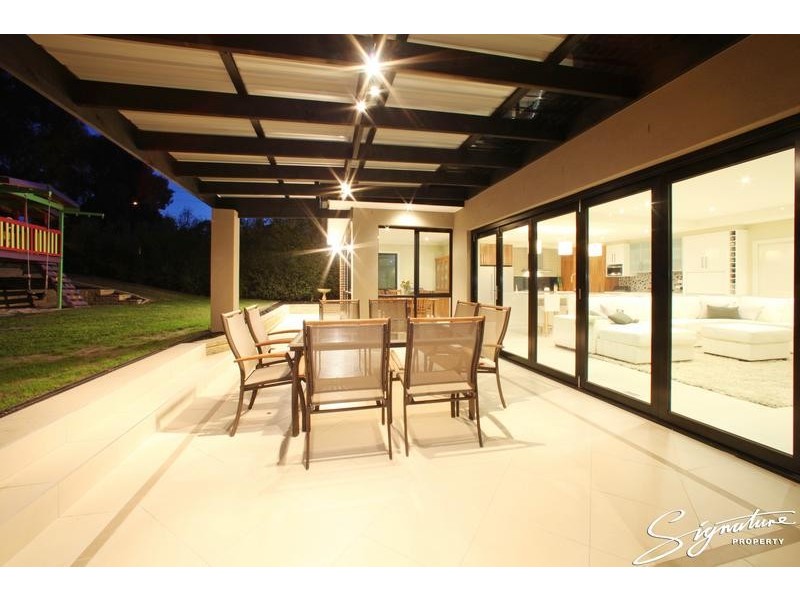 18 Finsbury Close, Rowville VIC 3178