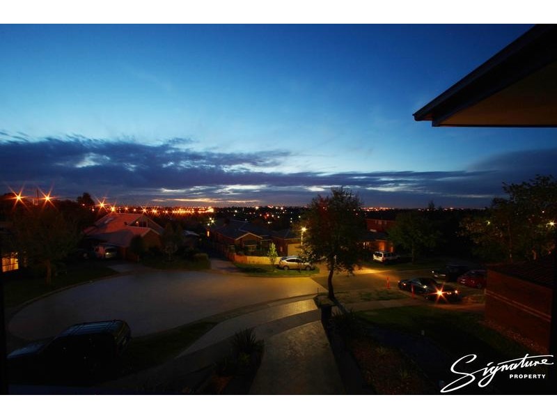 18 Finsbury Close, Rowville VIC 3178