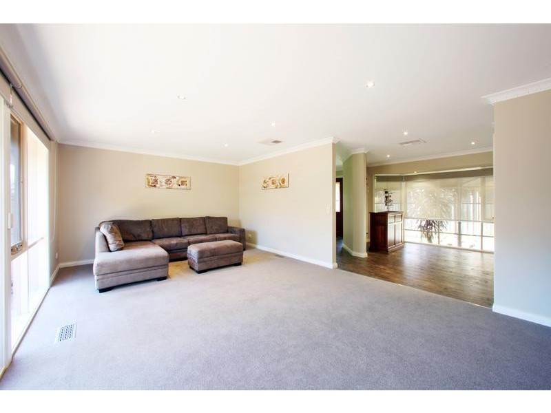 5 Wahroonga Court, Rowville VIC 3178