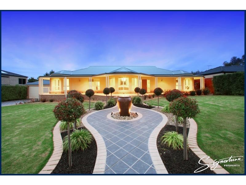 2 Clayden Rise, Lysterfield VIC 3156