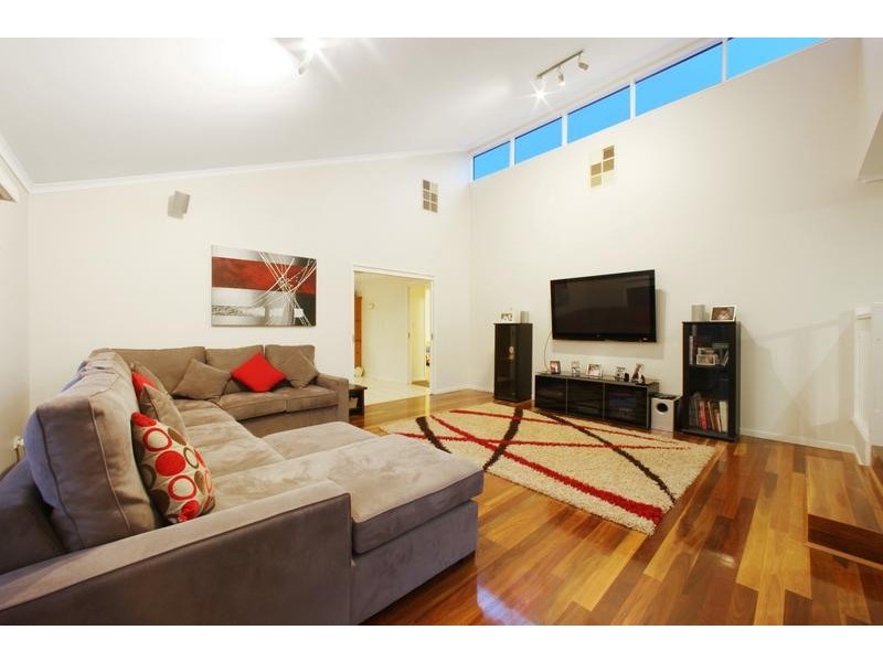 42 Mantung Crescent, Rowville VIC 3178