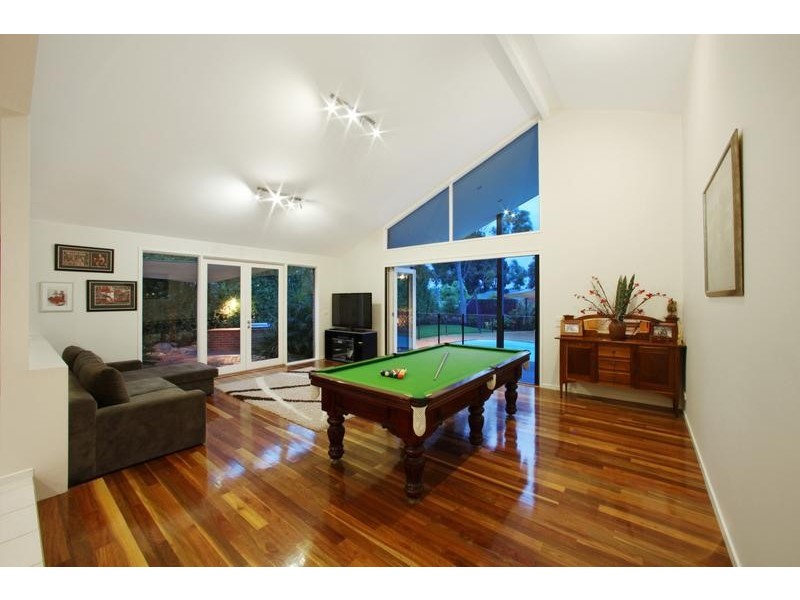 42 Mantung Crescent, Rowville VIC 3178