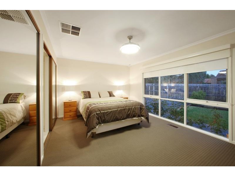 42 Mantung Crescent, Rowville VIC 3178