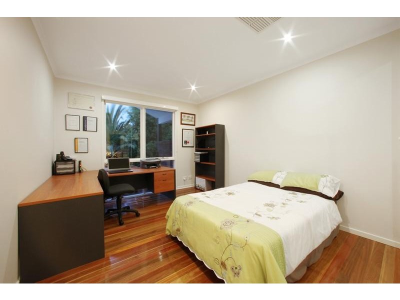 42 Mantung Crescent, Rowville VIC 3178