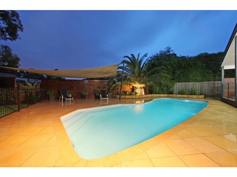 42 Mantung Crescent, Rowville VIC 3178