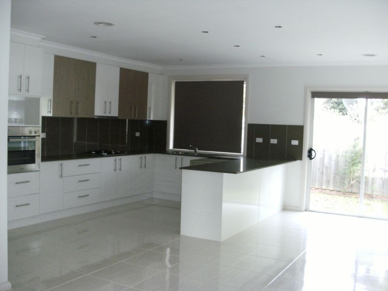 2/6 Renwick Road, Ferntree Gully VIC 3156