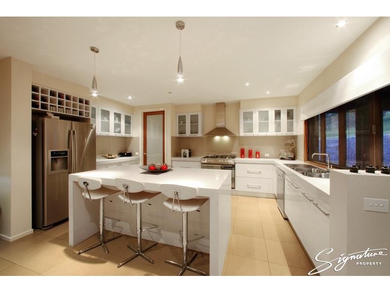 16 Hill Edge Court, Lysterfield South VIC 3156