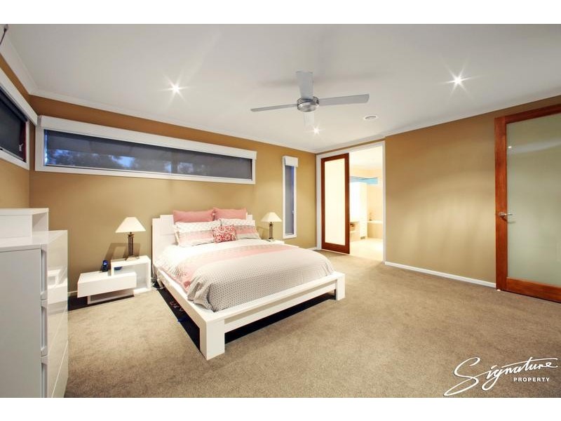 16 Hill Edge Court, Lysterfield South VIC 3156