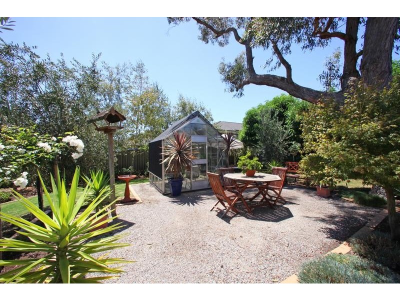 8 Harptree Close, Rowville VIC 3178