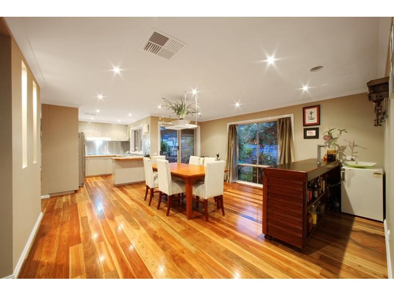 15 Bensam Close, Rowville VIC 3178
