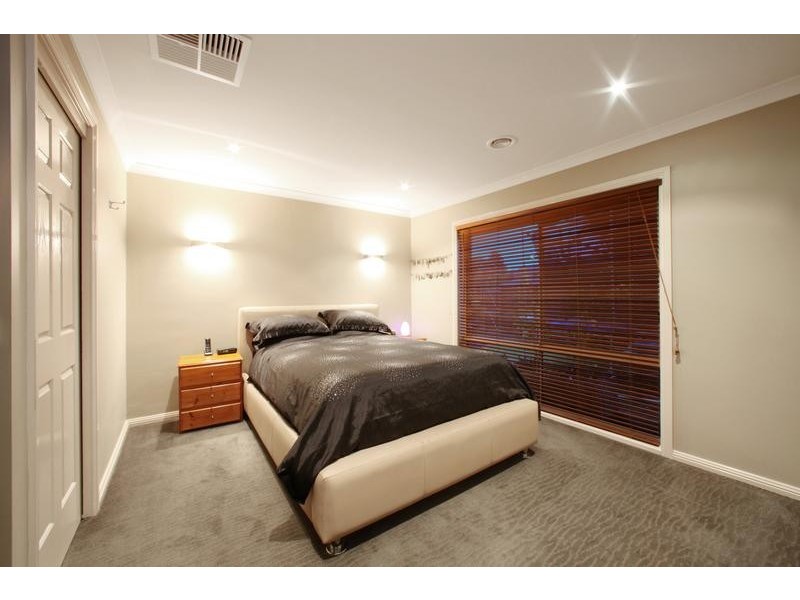 15 Bensam Close, Rowville VIC 3178